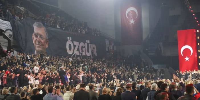 Özgür Özel'in Genel Başkan seçilmesi Alman basınında: CHP için bir dönüm noktası