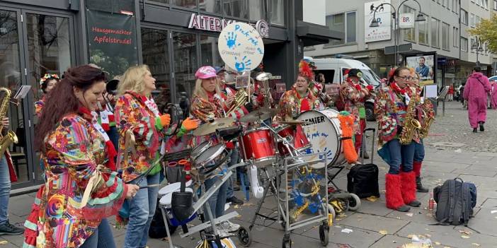 Almanya'da ''karnaval'' rüzgarı