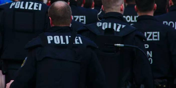 Polis Berlin'deki yılbaşı gecesi için camilerden yardım isteyecek
