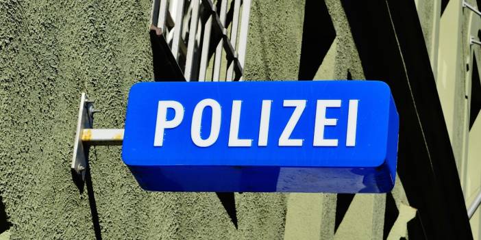 Türk vatandaşı Almanya'da İsviçre belgesiyle yakalandı