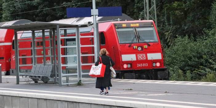 Almanya'da tren seferleri bir kez daha iptal edilecek: Daha uzun bir grev için düğmeye basıldı