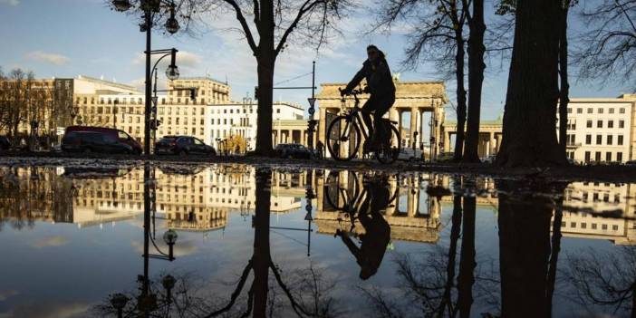 Berlin sokaklarında fay hatları çatlıyor: "Solcu kene" diyerek saldırdılar