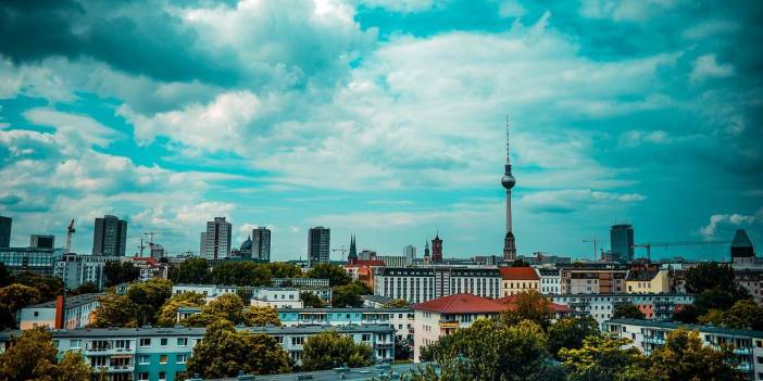 Almanya'da ev fiyatları düşüyor, ev kiraları artıyor