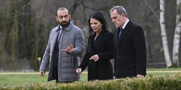 Azerbaycan ve Ermenistan Berlin'de bir araya geldi