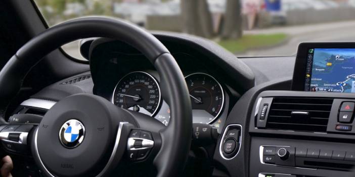 BMW yüz binlerce aracını geri çağırdı: Bile bile lades!