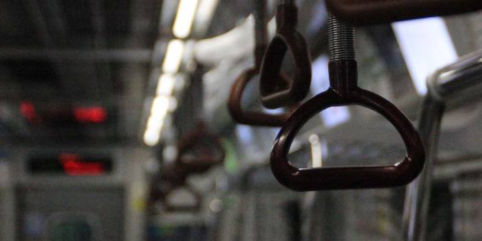 Almanya'da akıl almaz olay: Tren kondüktörünü darp etti, polisi Isırdı