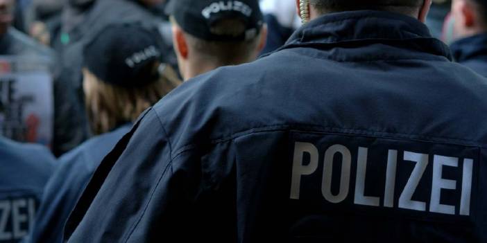 Almanya'da rüşvetle oturma izni sağlayan kaçakçılık çetesi çökertildi