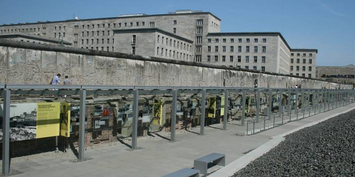 Bonn'da bomba paniği! Savunma Bakanlığı tahliye edildi