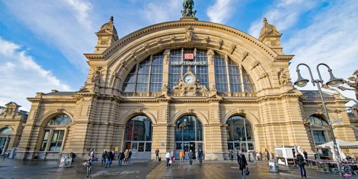 Frankfurt Tren İstasyonu'nda silah sesleri: 1 kişi öldü, saldırgan yakalandı