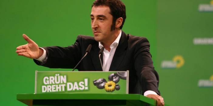 Cem Özdemir’den kendisini eleştiren çiftçilere cevap: “Parti kimliğinden bağımsız değerlendirin”