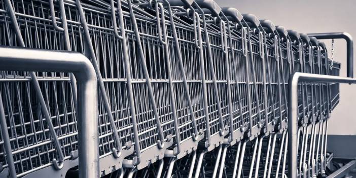 Rewe ve Edeka'da satılan salatalar geri toplatılıyor: Metal parçası riski var!