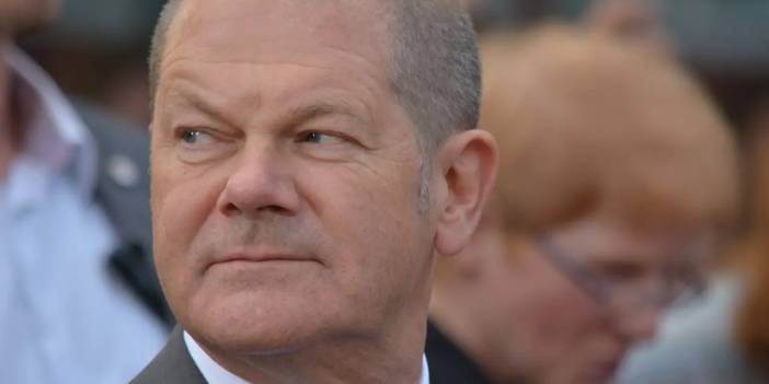 Scholz, Suriyelilere Arapça hitap etti