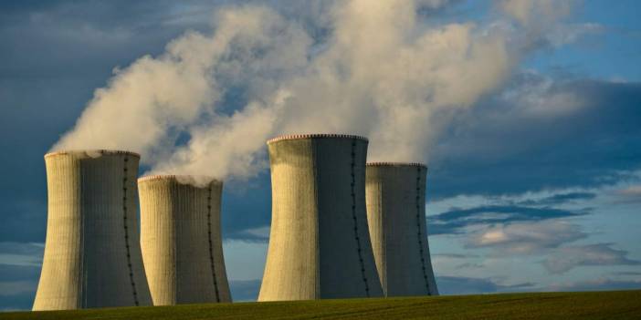 Alman halkının yarısı nükleer enerjiye dönüş istiyor