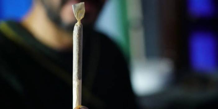 Almanlar esrarın tekrar yasaklanmasına karşı çıktı