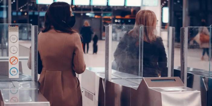 Münih Havalimanı’nda şoke eden olay: Bir çiftin bagajında 600 bin sigara ele geçirildi