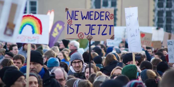 Yeni anket: AfD'nin puanı düştü, liderliği kaybetti