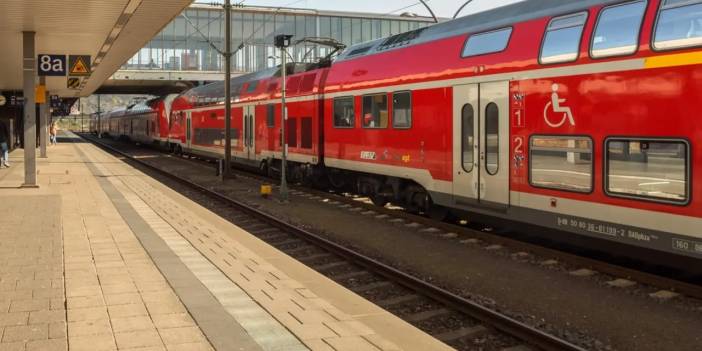 Deutsche Bahn tren görevlisinden skandal anons: Müslümanlar ayağa kalktı