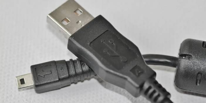 USB kabloları çöp kutusuna atabilir misiniz?