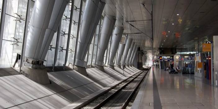 Frankfurt Havalimanı’nda savaş bombası: A5 otobanı gece kapatılacak