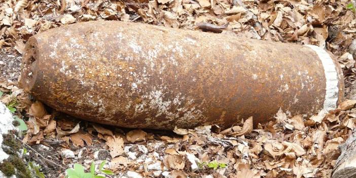 Berlin'de peş peşe bombalar bulundu, on binlerce kişi evlerini terk etti