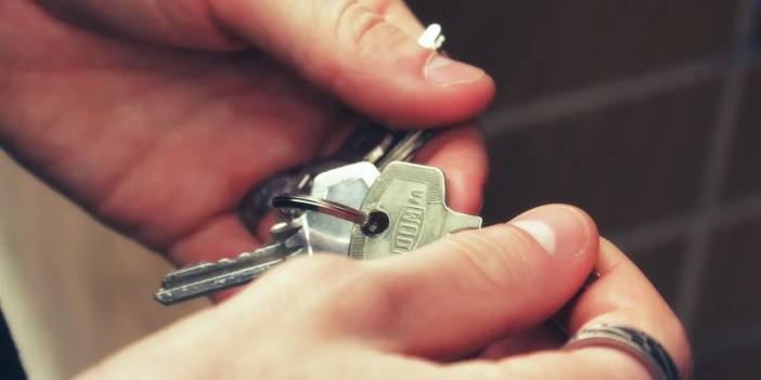 Berlin'de bir kiracı oturduğu evi iki katına başkasına kiraladı, ev sahibi çileden çıktı