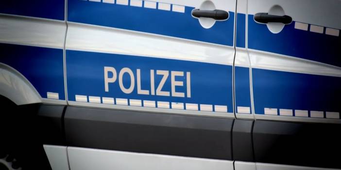 Hessen’de polis kıyafeti giyen dolandırıcılar TIR şoförünün 10 bin eurosunu çaldı