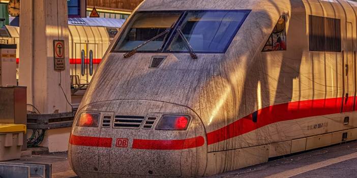 Deutsche Bahn'dan yeni tarife: 21 şehirde yarım saatte bir tren