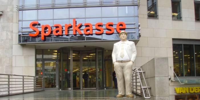 Şirket hesabı numarasıyla Sparkasse'yi 10.000 Euro dolandırdı