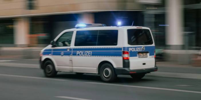 Berlin'de çatışmalar artınca polis harekete geçti: Binlerce kişi kontrol edildi