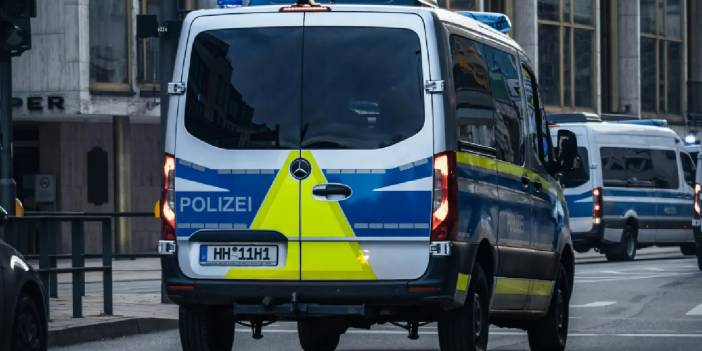Alman mahkemesi bir ilticacının odasına izinsiz giren polislere "dur" dedi