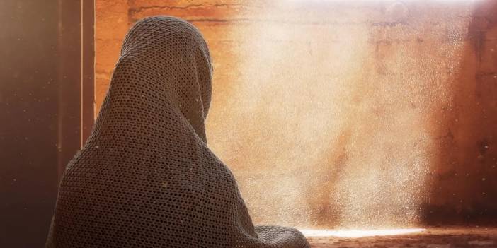 Almanya'da havalimanında reddedilen başörtülü kadın mahkemeden tazminat kazandı