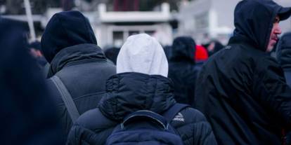 Afgan mültecileri taşıyan ikinci uçak Almanya’ya iniş yapıyor