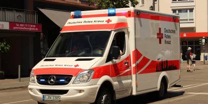 Freiburg'da bir adam 4 ambulansı ateşe verdi!