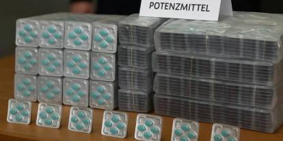 Hamburg'da 3 kardeşe tutuklama: 40.000 sahte Viagra ele geçirildi