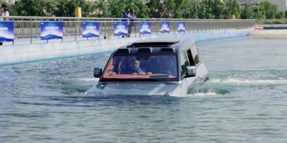 Çinliler yüzebilen elektrikli araba üretti