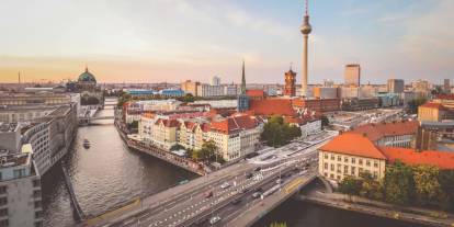 Berlin'de binlerce kişi kirasını ödemediği için evlerinden atıldı