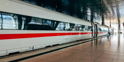Deutsche Bahn ICE treninde şaşkınlık veren olay: Yolcuların hepsini indirdiler!