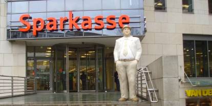 Sparkasse, yüzlerce müşteriye toplu para iadesi yaptı