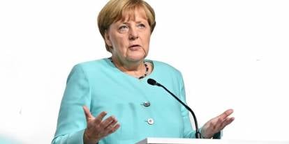 Merkel Putin ile görüşülmesinden yana