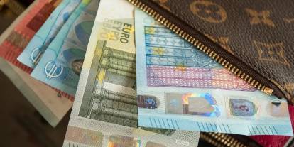 Almanya'da her 2 haneden 1'inin yüz binlerce Euro'luk varlığı var