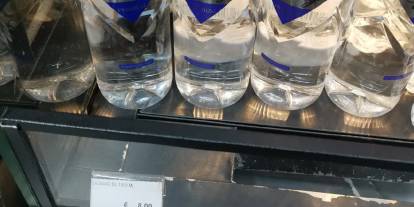 Yok artık daha neler... Sabiha Gökçen'de 1 suyun fiyatı 8 Euro