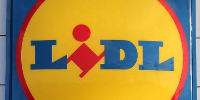 Lidl'den ilginç afiş: Kiraz yiyene yasal işlem başlatılacak!
