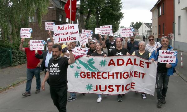 CHP'den Almanya'da 'Adalet Yürüyüşü'