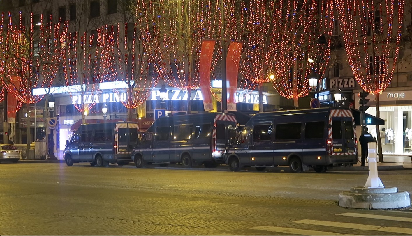 aw205213-19.jpg