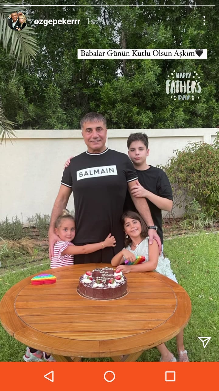 ozge-peker.jpg