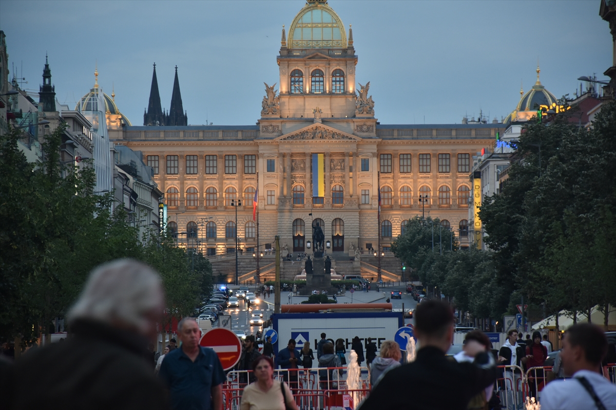 aa-20220618-28191124-28191103-orta-avrupada-zamanin-durdugu-sehir-prag.jpg