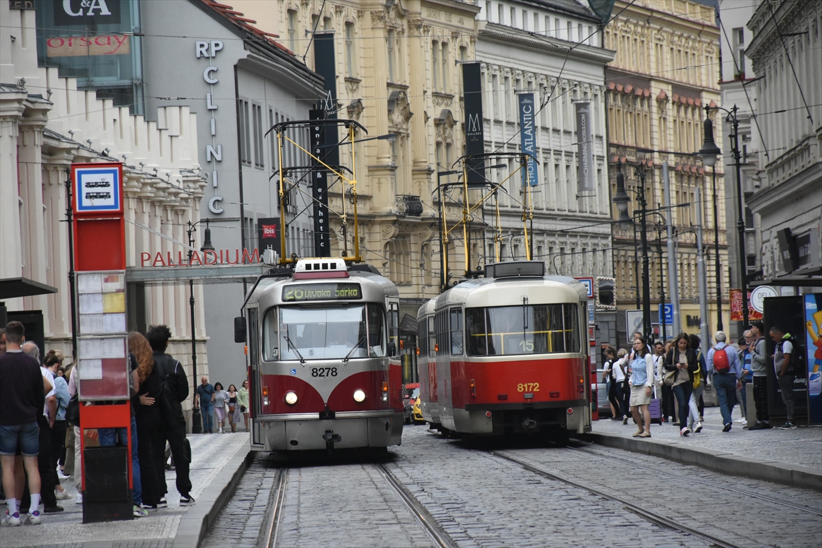 aa-20220618-28191124-28191120-orta-avrupada-zamanin-durdugu-sehir-prag.jpg