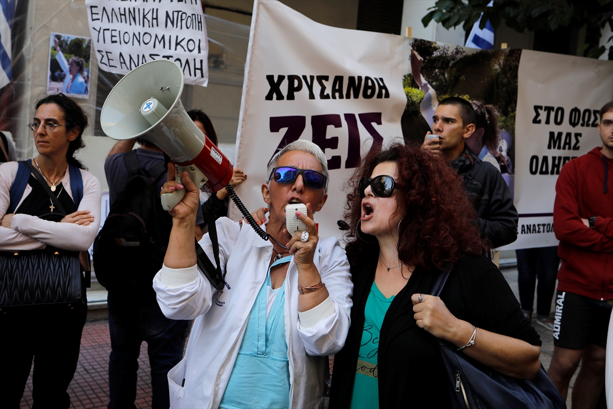 aa-20221020-29203091-29203084-atinada-saglik-calisanlari-protesto-duzenledi.jpg