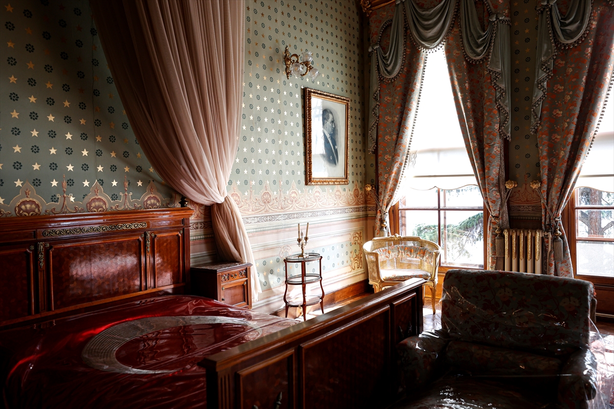 aa-20221108-29382646-29382633-dolmabahce-sarayi-on-binlerin-ziyaretine-hazir.jpg