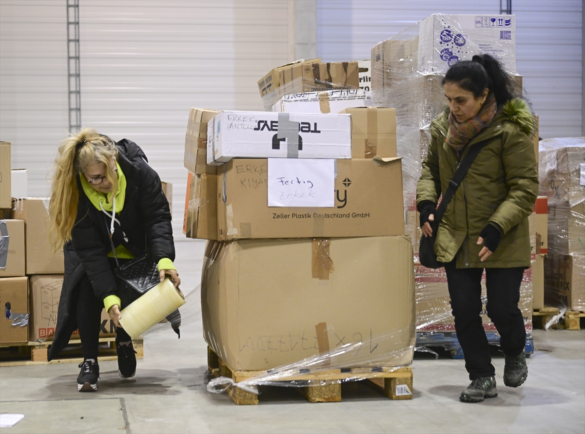 aa-20230209-30234049-30234040-berlinden-deprem-bolgesine-yardim.jpg